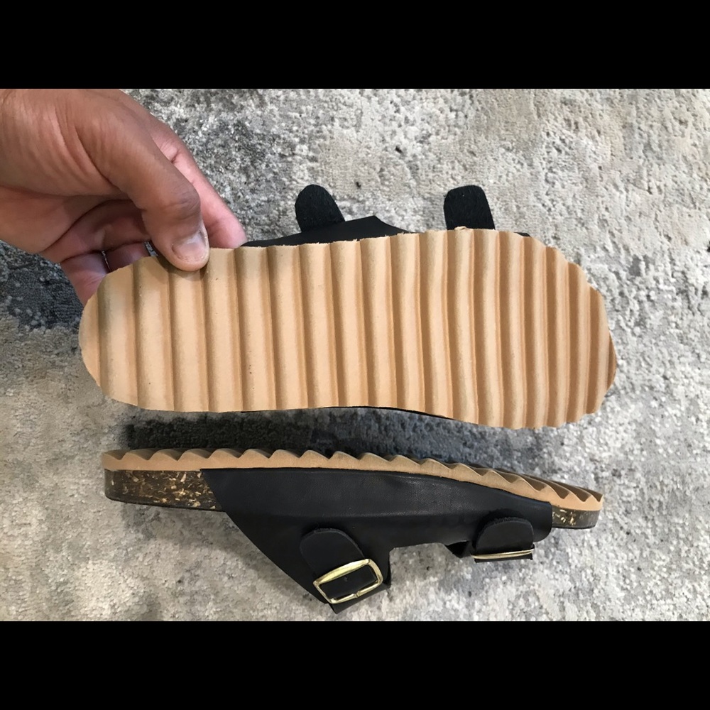 Sandals - Picture 3 of 4